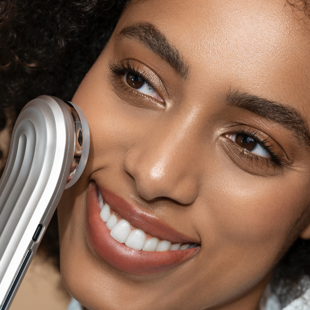 FANCY 6-in-1 Ultrasonic Skin Scrubber & RF Facial Device | PRAIMY